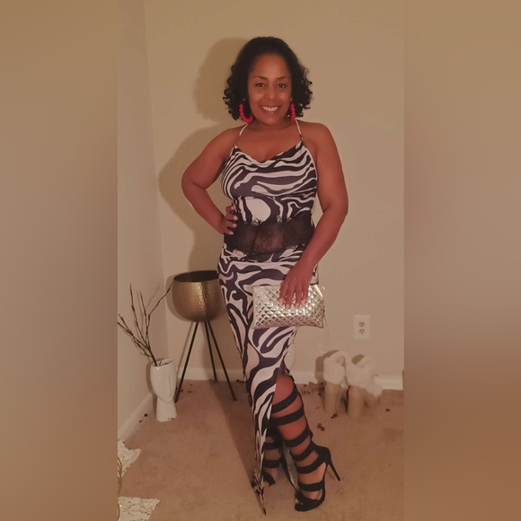 Printed Dress - Picture 3 of 5